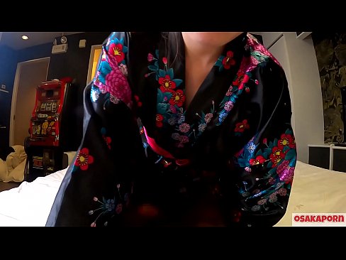 ❤️ Nuori cosplay-tyttö rakastaa seksiä orgasmeihin asti ruiskuttamalla hevostyttöä ja ottamalla suihin. Aasialaistyttö karvainen pillu ja kauniit tissit perinteisessä japanilaisessa puvussa amatöörivideossa, jossa näytetään masturbointia panoleluilla. Sakura 3 OSAKAPORN. Kaunis porno at us ❤