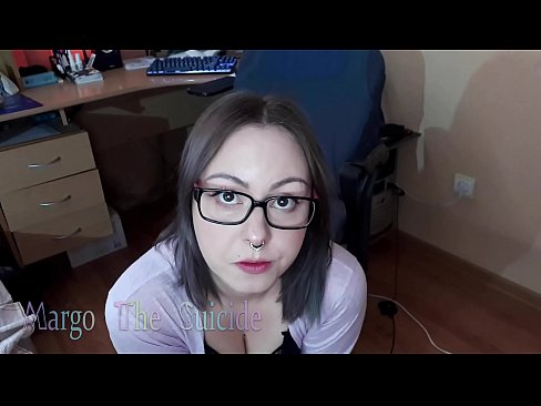 ❤️ Seksikäs tyttö lasit päässä imee dildoa syvälle kameraan Kaunis porno at us ❤