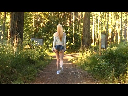 ❤️ Kaunis nainen liikkuu hitaasti, ei alaston video Kaunis porno at us ❤